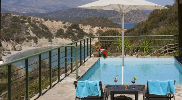 Вилла с 2 комнатами с видом на море Istron Luxury Villas