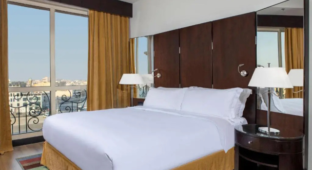 Room (smoking/non-smoking not guaranteed) Standard Crowne Plaza Al Khobar by IHG