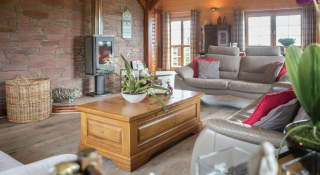 Affluent Chalet in Septon with Whirlpool, Sauna, Hot Tub