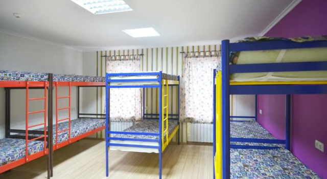 Кровать в общем номере Guest house "Golden Gate 911 "