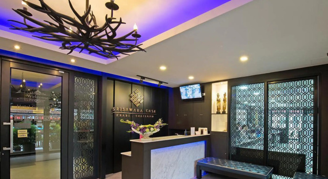 Srisawara Casa Hotel, Забронировать Отель Краби-таун провинция Краби, рядом с Храм Каев Кораварам