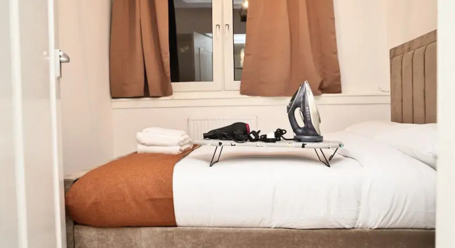 Kingston Duplex Apt Balcony, Parking & Wi-fi