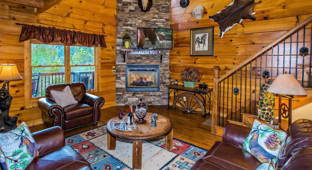 Majestic Forest - 3 Br cabin by RedAwning, Забронировать Отель Отели Пиджен-Фордж 3 звезды, рядом с Парк "Патриот", 3*