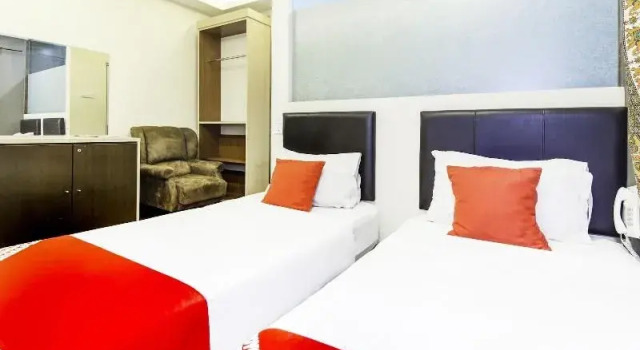 OYO 90429 Hotel Narasindo