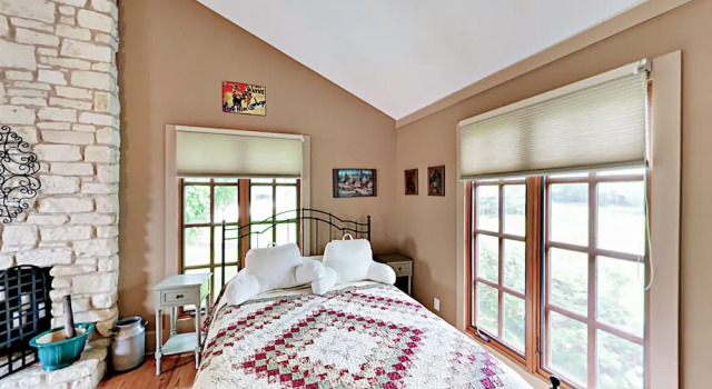 7BR 5 5BA Spicewood Sanctuary by RedAwning, Book Hotel Spicewood Texas