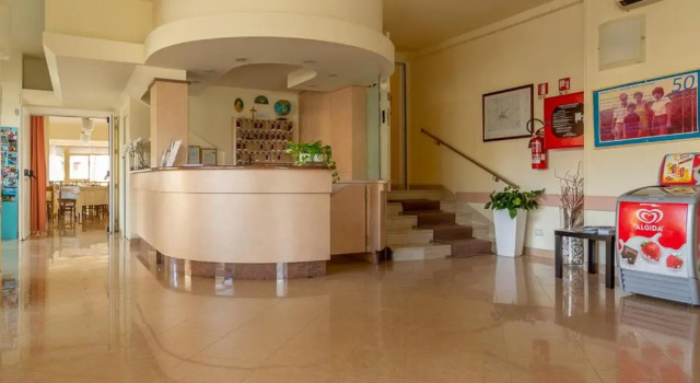 Hotel Ascot, Buchen Sie Hotel Cervia 