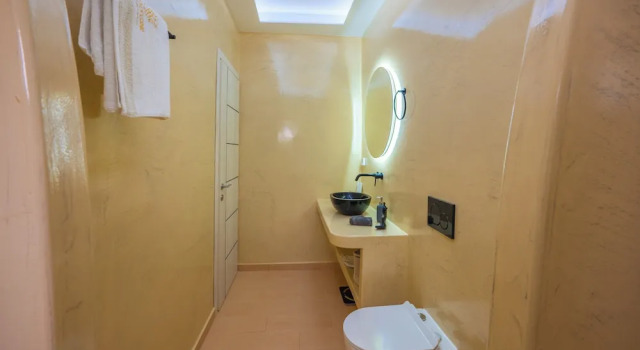 Полулюкс Ebitas Suites