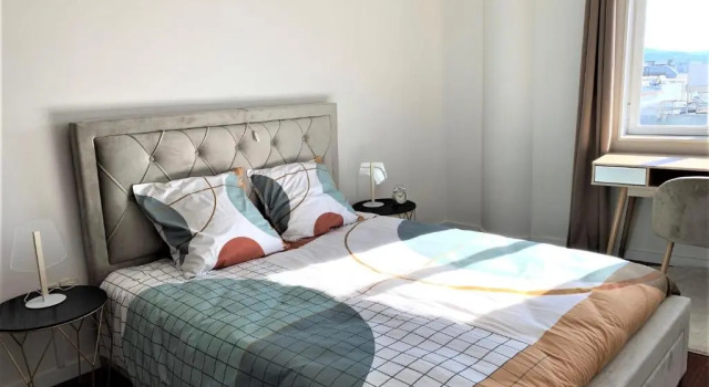 Апартаменты Charming City Center 140m2 & FREE Parking