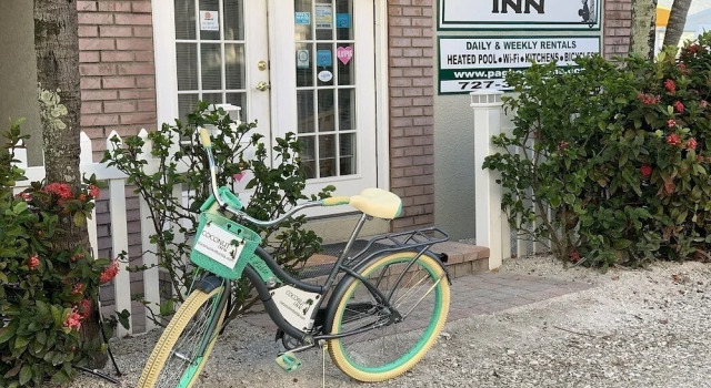 Coconut Inn, Book Hotel Pass-a-Grille Florida