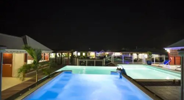 La Palmeraie Doree, Rezerwuj Hotel Hotele w Grande-Terre z basenem, Basen