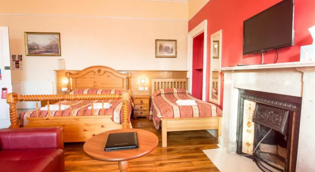 Четырёхместный номер Standard Corstorphine Lodge Hotel