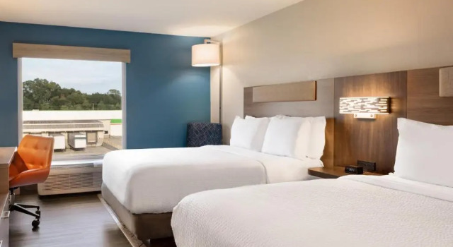 Четырёхместный номер Standard Holiday Inn Express & Suites Opelousas by IHG