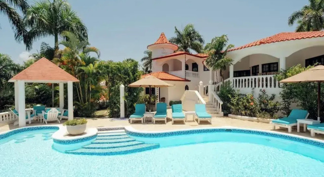Crown Villas at Lifestyle — Villas Only | Mandatory All-Inclusive Paid at Resort