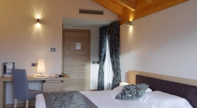 Трёхместный номер Standard с балконом Hotel Natura