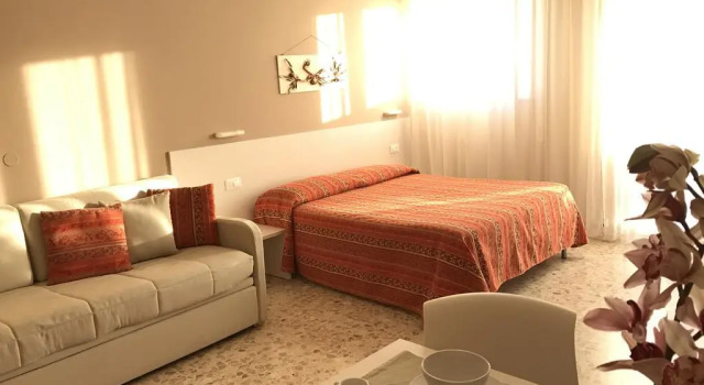 Residence Sabrina, Забронировать Отель Чериале Ривьера-делле-Пальме