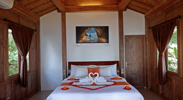 Blue Harbor Beachfront Villas & Resto