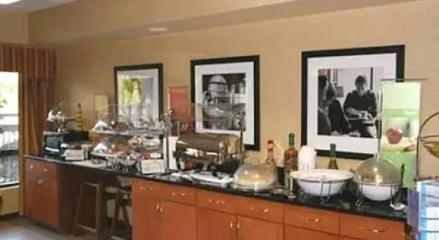 Hampton Inn Calhoun, Брондау Қонақ үй Калхун Джорджия