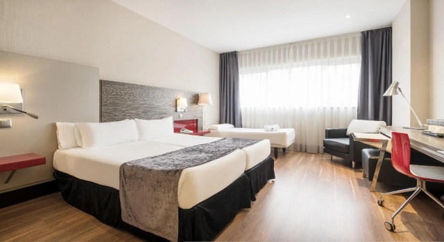 Трёхместный номер Ilunion Barcelona