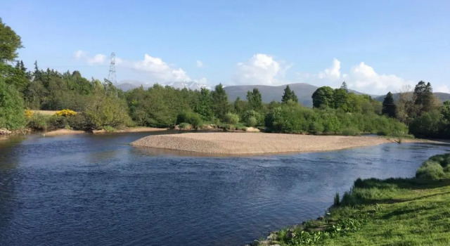 Коттедж Riverbank Lodge