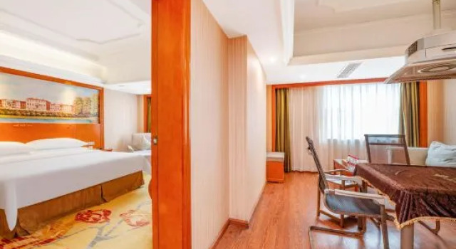 Люкс Vienna International Hotel (Shenzhen Bantian Yangmei Metro Station)