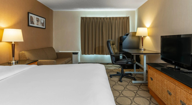 Номер Business Comfort Inn Cobourg - Port Hope