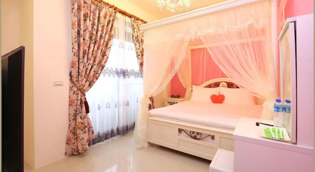 Номер Standard When Happiness Knock your Door