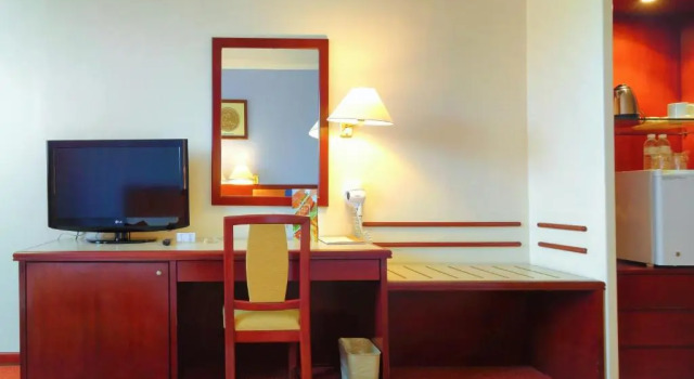 Двухместный номер Deluxe с видом на город Howard Johnson by Wyndham Kota Kinabalu City Centre, formerly Hotel Shangri-La Kota Kinabalu