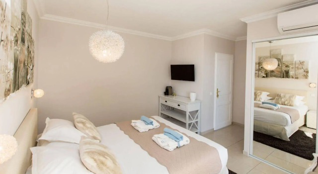 Villa Stephanie Guest House