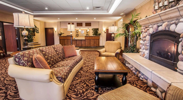Comfort Inn & Suites McMinnville Wine Country