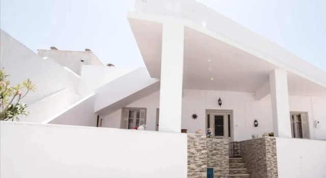 Naxian Harmony 300m from the beach, Забронировать Отель Наксос остров Наксос, рядом с Церковь Панагии Миртидиотисса