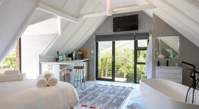 Pearl Moon Boutique Suites, Забронировать Бутик-отель Уайлдернесс Джордж, рядом с Milkwood Village Shopping Centre