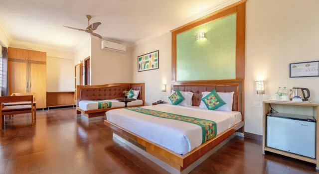 Двухместный номер Premium Treebo Akshaya Palace Inn