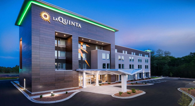La Quinta Inn & Suites by Wyndham Wisconsin Dells- Lake Delton, Забронировать Отель Отели The Dells 3 звезды, 3*