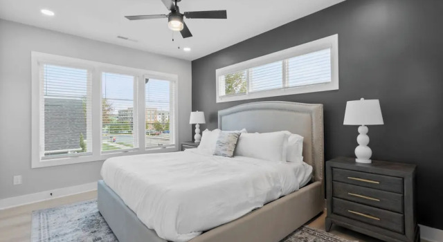 Номер Standard Charlotte Luxury Townhomes