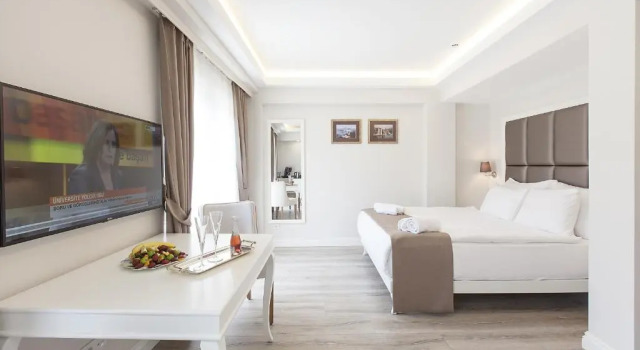 Deluxe Dvoulůžkový s manželskou postelí pokoj s balkonem Perla Galata Hotel