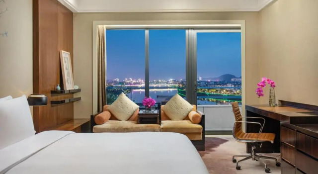 Двухместный номер Standard с видом на реку Crowne Plaza Huangshan Yucheng by IHG
