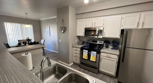 Апартаменты Spacious 2 Bdrm Th in Phoenix Perfect Getaway by Glow Explore