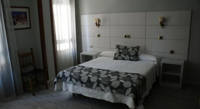 Hotel Los Naranjos, Book Hotel Billige hoteller i Caceres Province