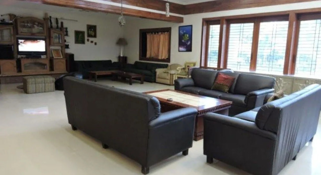 GuestHouser 4 BHK Bungalow 7283, Забронировать Отель Отели штата Махараштры с бассейном, Бассейн