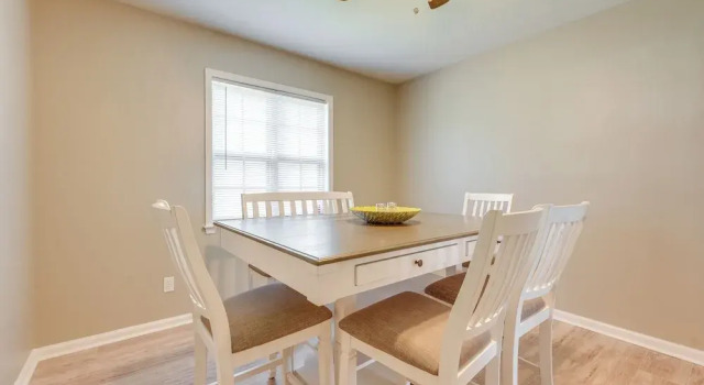 Memphis Vacation Rental - Walk to Graceland!, Book Feriehus Villaer i Memphis, Villa