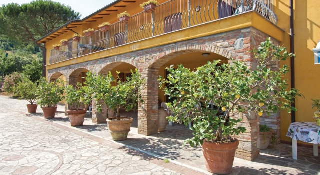 Casa Cantina, Забронировать Отель Отели Озера Тразимено с бассейном, Бассейн