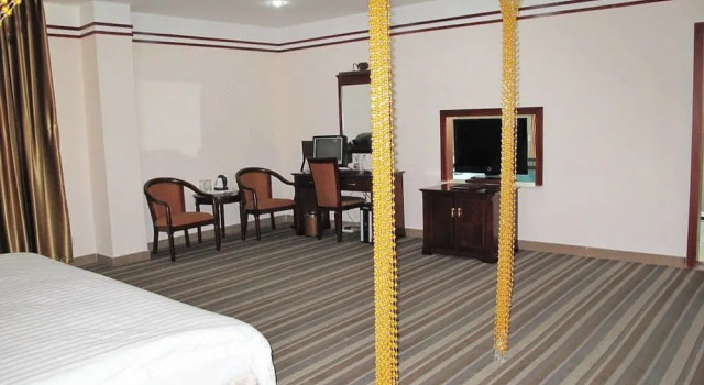Shenzhen Aviation City Hotel, Rezerwuj Hotel Hotele w Shenzhen z parkingiem, Parking