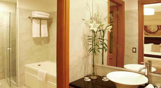 Двухместный номер Classic с видом на озеро Alma Del Lago Suites & Spa