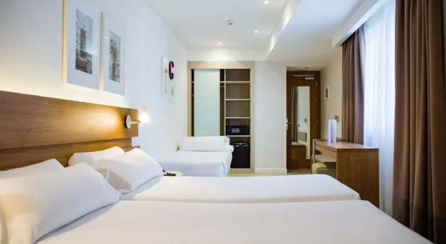 Трёхместный номер Standard Hotel Gelmírez