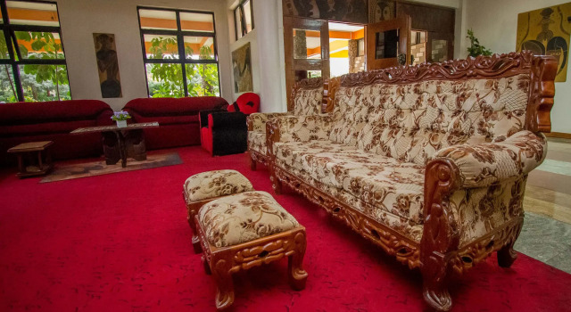 The Luke Hotel, Rezerwuj Hotel Muchatha Central