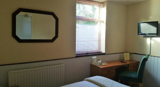 Номер Standard Halfway House Hotel