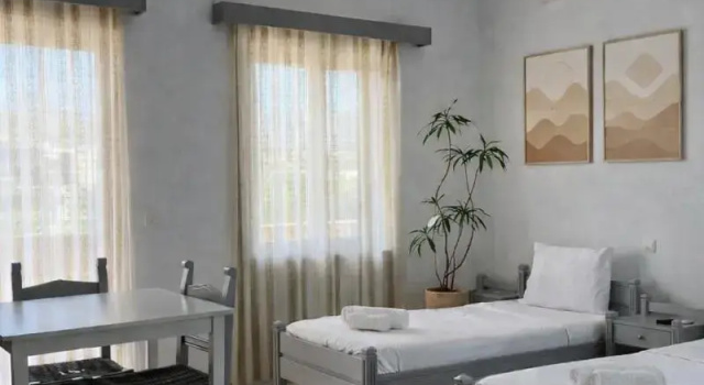 Семейный номер Standard с балконом и с частичным видом на море Galini Beach Hotel
