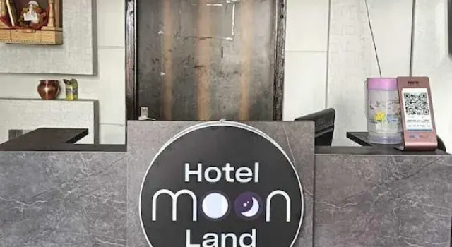 Moon Land Hotel