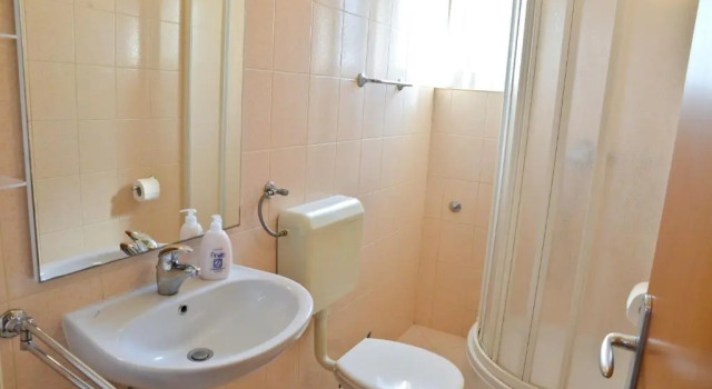 Студия с балконом и с красивым видом из окна Apartments Lonić