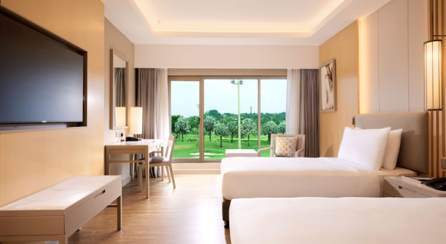 Двухместный номер Standard с видом на бассейн Hilton Shah Alam Glenmarie